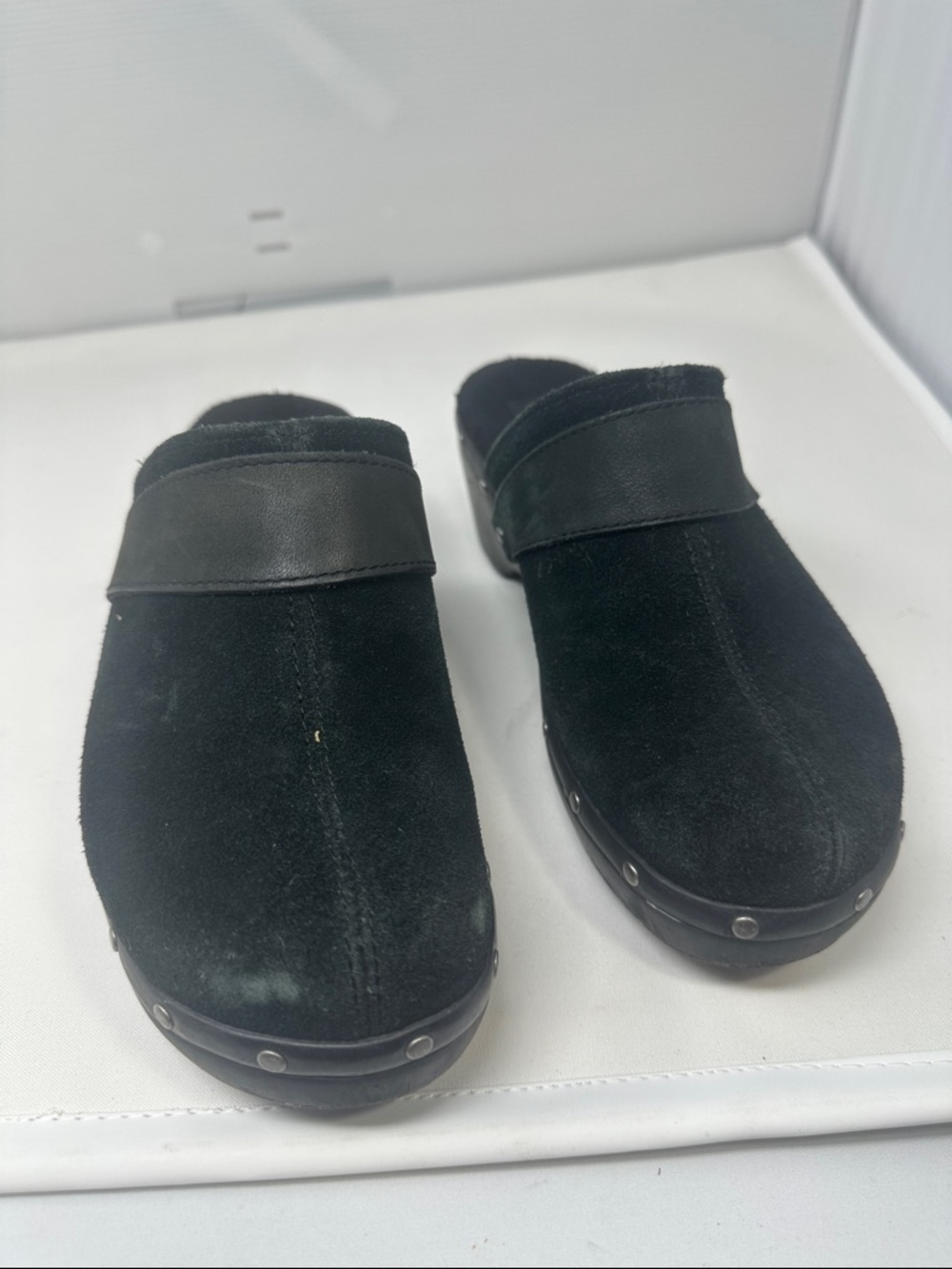Crocs Clogs Size 8 - Picture 3 of 5
